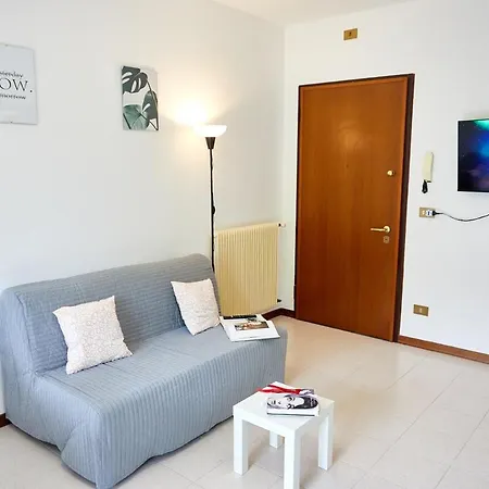 Апартаменты Rifugio Accogliente E Sereno Con Giardino Privato *